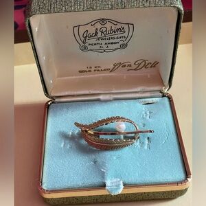 Van Dell Vintage Brooch 12K Gold Filled With Pearl